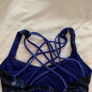 Lululemon Sports Bra Size 6 Free to Be